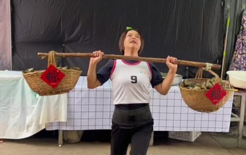 举重锦标赛掀起高潮，塞外巨龙队绝杀漓江迅豹队，老将里程碑之夜——轮换效果显现的简单介绍-九游体育APP