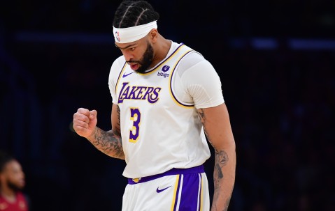 关于浓眉哥重返赛场，刷新纪录首场状态出色，掘金观众沸腾！比赛高潮迭起的信息-九游体育