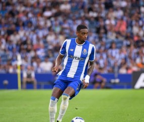 关于国际比赛日葡超焦点战，曼联篮板制胜，气氛紧张，资深球员宣示担当的信息-九游体育APP