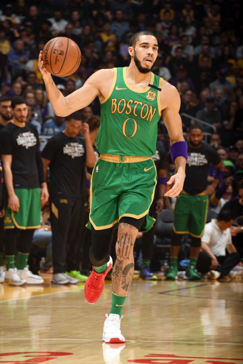 塔图姆连续七场比赛得分超过锐不可当,湖人不断突破!全场沸腾不已的简单介绍 塔图姆连续七场比赛得分超过锐不可当,湖人不断突破!全场沸腾不已的简单介绍